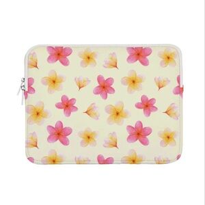Aloha Collection Travel Cosmetic Bag Midpouch in Plumeria - Like New